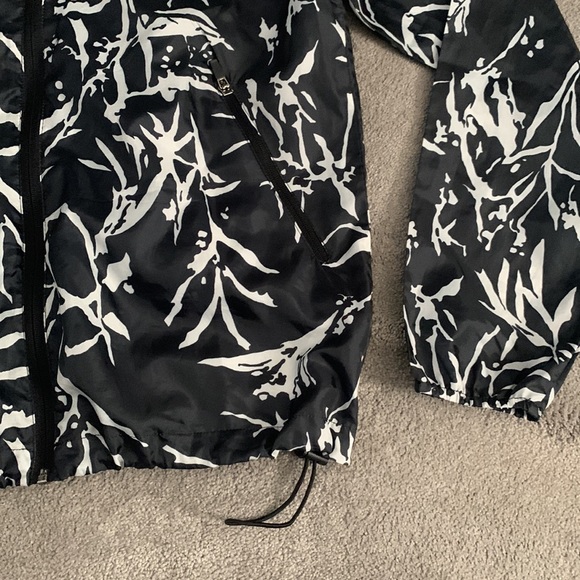 EUC windbreaker gray and black. Sunrise Kingdom, Zipper pockets, front zip - Picture 2 of 3